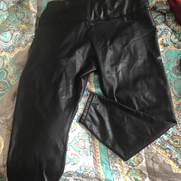 Joe Fresh Size 2X Black Pleather Pants with fuzzy soft interior - Picture 1 of 2